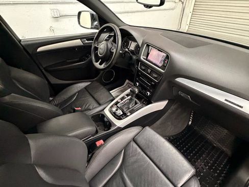 Used 2017 Audi Q5 2.0T Premium Plus w/ Technology Package AWD/4WD image 12