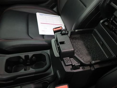 Used 2024 Jeep Wrangler Unlimited Rubicon image 39