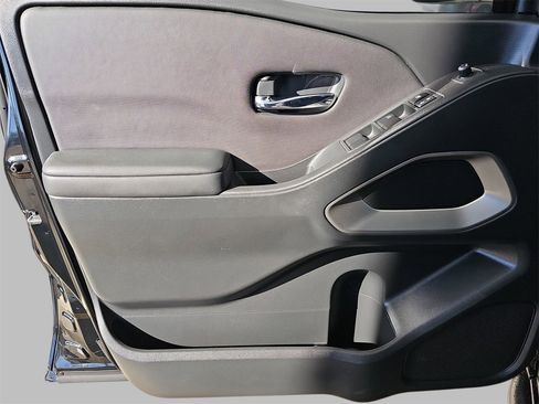 Used 2024 Nissan Frontier SV image 24