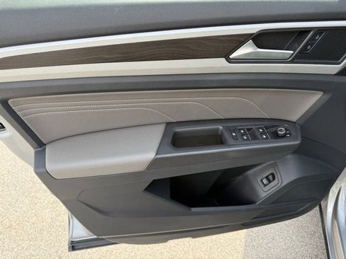 Certified 2022 Volkswagen Atlas SE image 19