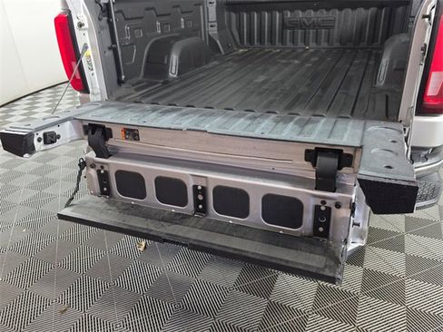 Used 2022 GMC Sierra 1500 SLT w/ SLT Premium Plus Package image 11