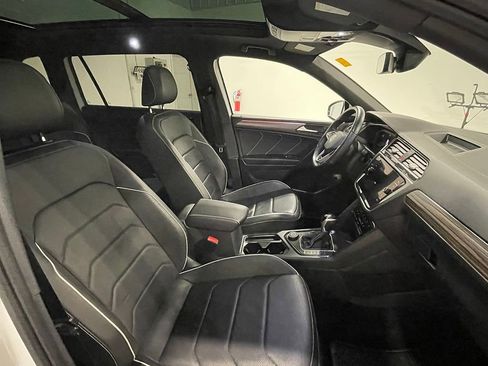 Used 2022 Volkswagen Tiguan SEL R-Line image 27