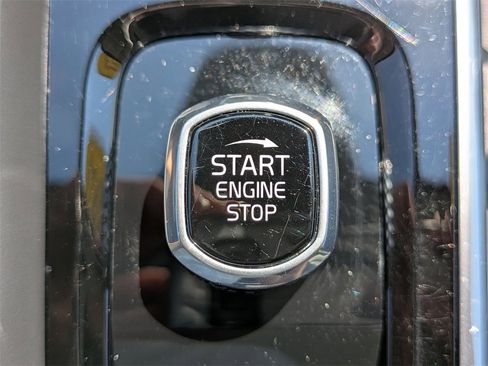 Certified 2023 Volvo XC60 B5 Ultimate image 29