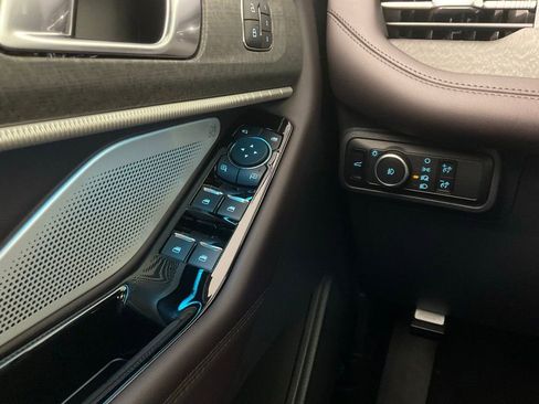 New 2026 Ford Explorer Platinum RWD image 22