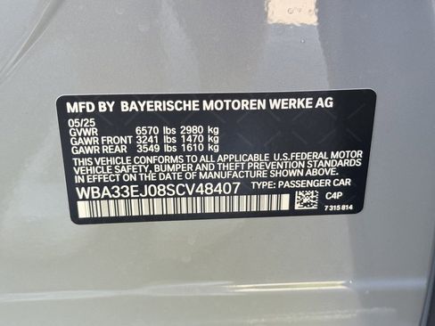 Used 2025 BMW 760i xDrive w/ Luxury Rear Seating Package image 27