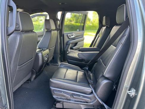 Used 2023 Chevrolet Suburban Premier RWD image 14