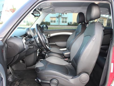 Used 2010 MINI Cooper S image 6