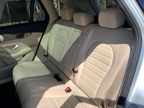 Used 2019 Mercedes-Benz GLC 300 4MATIC image 21