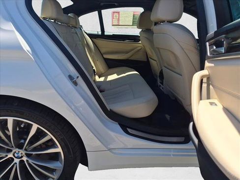 Used 2021 BMW 530i w/ Convenience Package RWD image 24