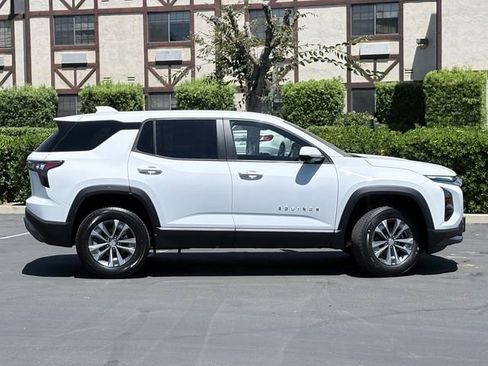 New 2026 Chevrolet Equinox LT w/ Safety and Technology Package FWD image 3