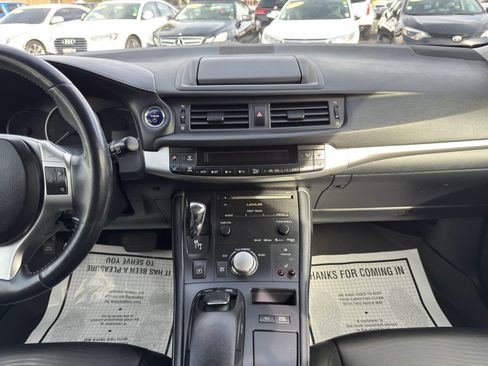 Used 2013 Lexus CT 200h w/ Premium Pkg w/Navigation image 26