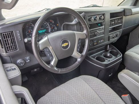 Used 2017 Chevrolet Express 3500 LT w/ LT Preferred Equipment Group image 12