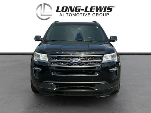 Used 2018 Ford Explorer XLT w/ Equipment Group 202A FWD image 11