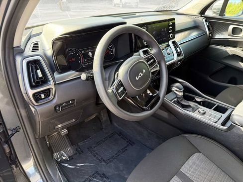 Used 2022 Kia Sorento LX FWD image 15
