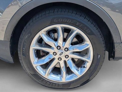 Used 2015 Ford Explorer XLT w/ Equipment Group 202A AWD/4WD image 23