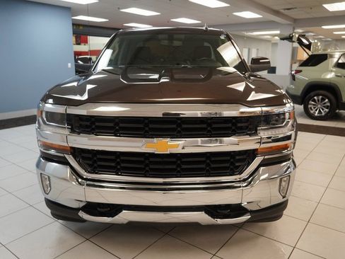 Used 2018 Chevrolet Silverado 1500 LT w/ All Star Edition image 15