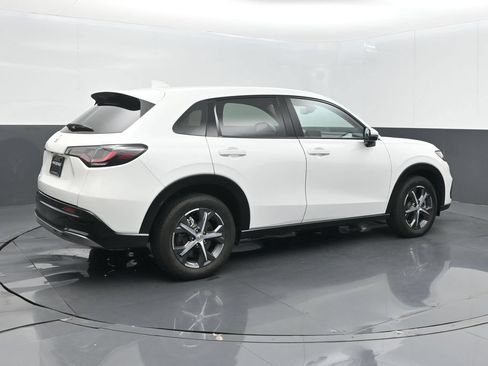 Used 2025 Honda HR-V EX-L image 8