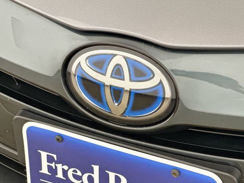 Used 2021 Toyota Prius Prime XLE FWD image 23