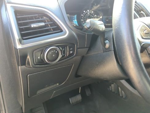 Used 2024 Ford Edge Titanium image 14