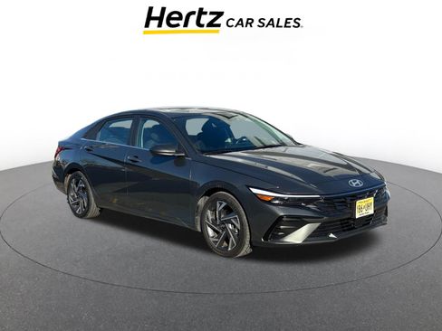 Used 2025 Hyundai Elantra SEL image 1