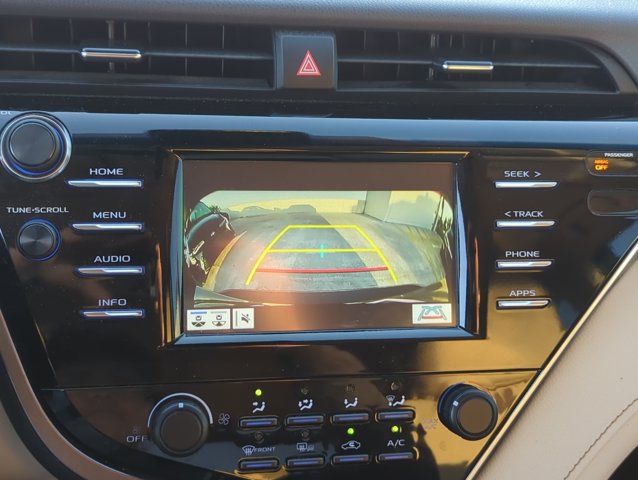 Used 2018 Toyota Camry LE w/ Convenience Package FWD image 23