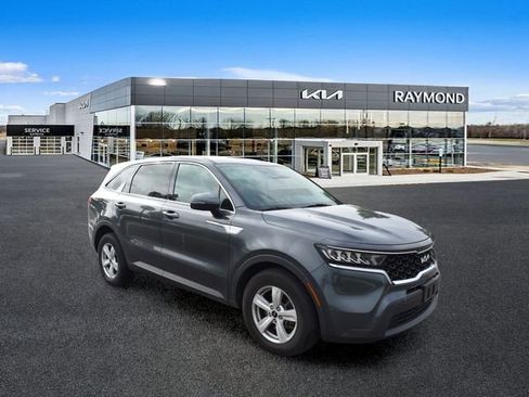 Used 2023 Kia Sorento LX FWD image 1