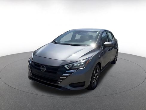 Used 2025 Nissan Versa SV FWD image 7