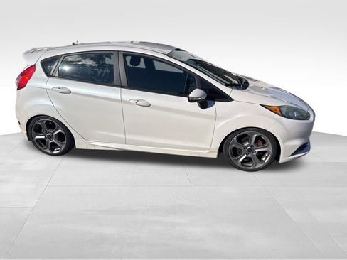 Used 2016 Ford Fiesta ST image 3