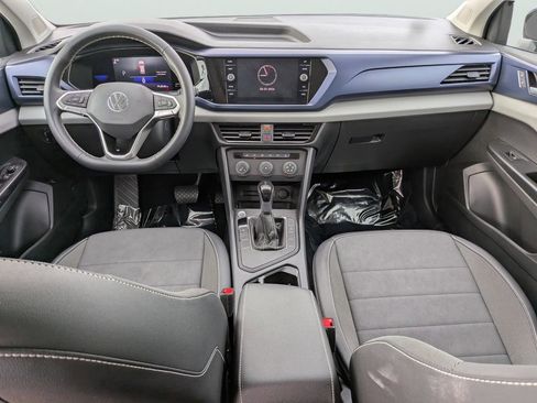 Used 2022 Volkswagen Taos SE w/ Panoramic Sunroof Package FWD image 12