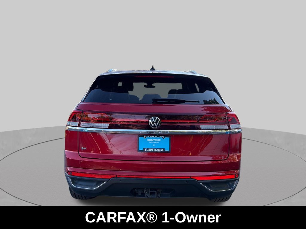 Used 2025 Volkswagen Atlas Cross Sport SE w/ Panoramic Sunroof Package FWD image 4