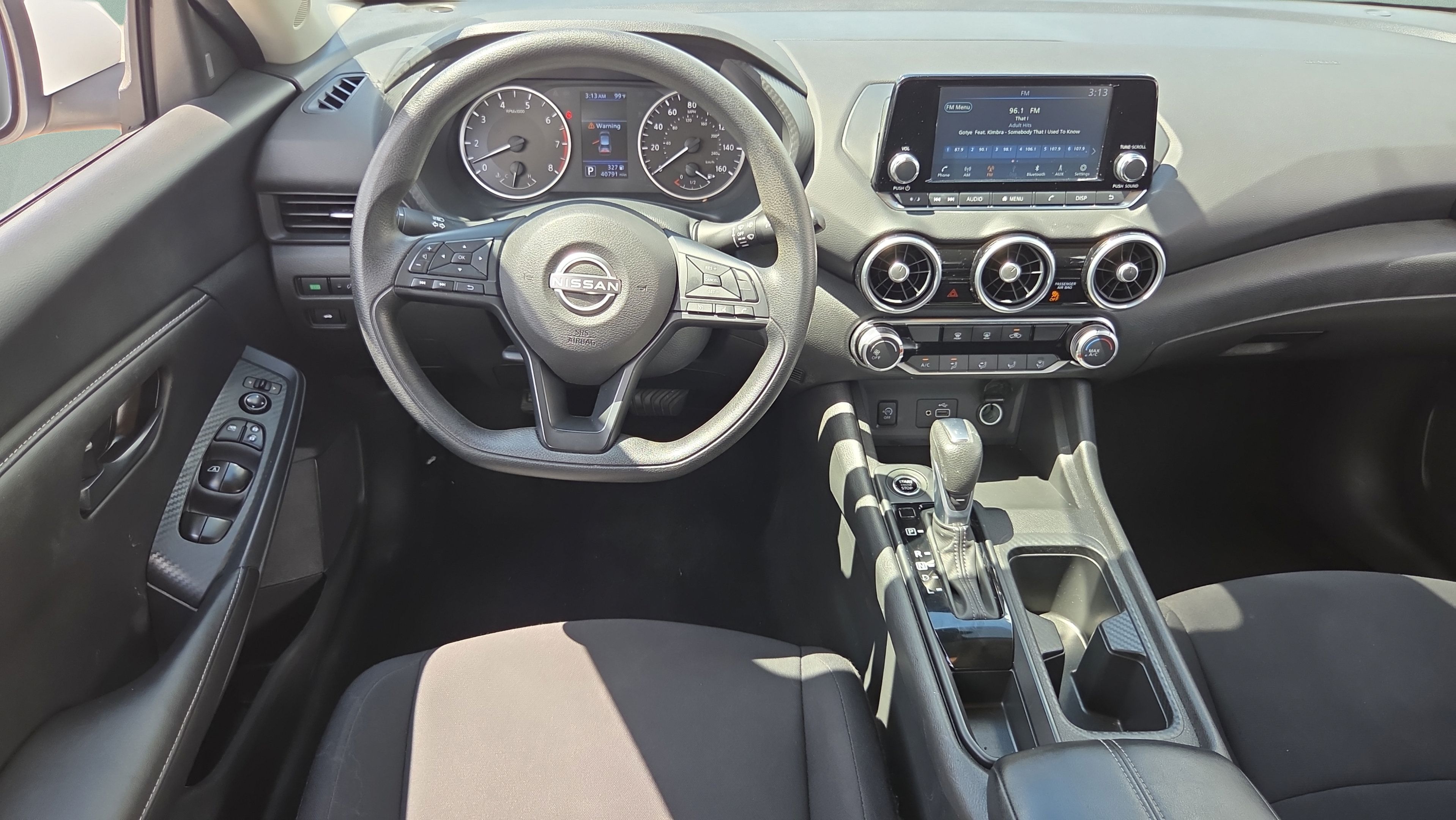 Used 2025 Nissan Sentra S FWD image 11