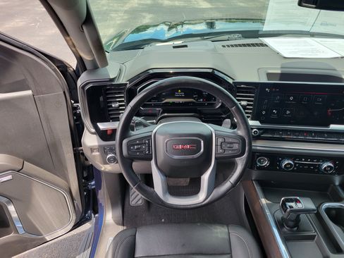 Certified 2023 GMC Sierra 1500 SLT w/ SLT Premium Package AWD/4WD image 17