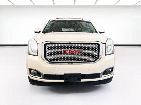 Used 2015 GMC Yukon XL Denali image 2