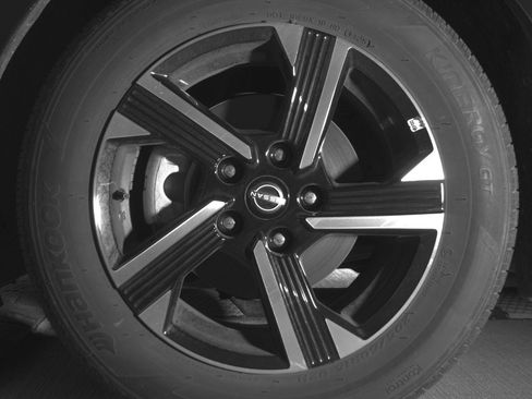 Used 2025 Nissan Sentra SV image 12