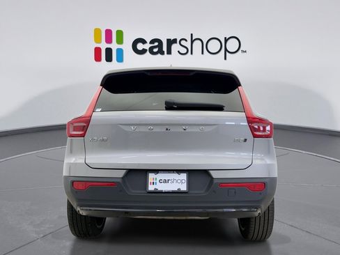 Used 2025 Volvo XC40 B5 Plus image 4