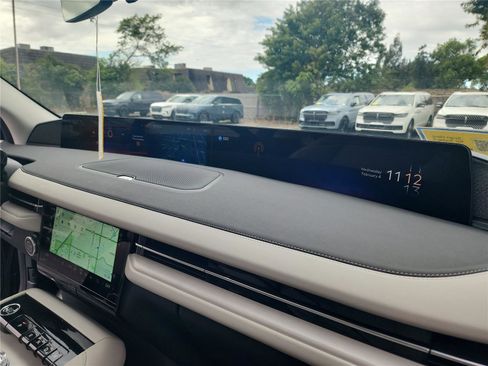 New 2026 Lincoln Navigator Reserve image 30