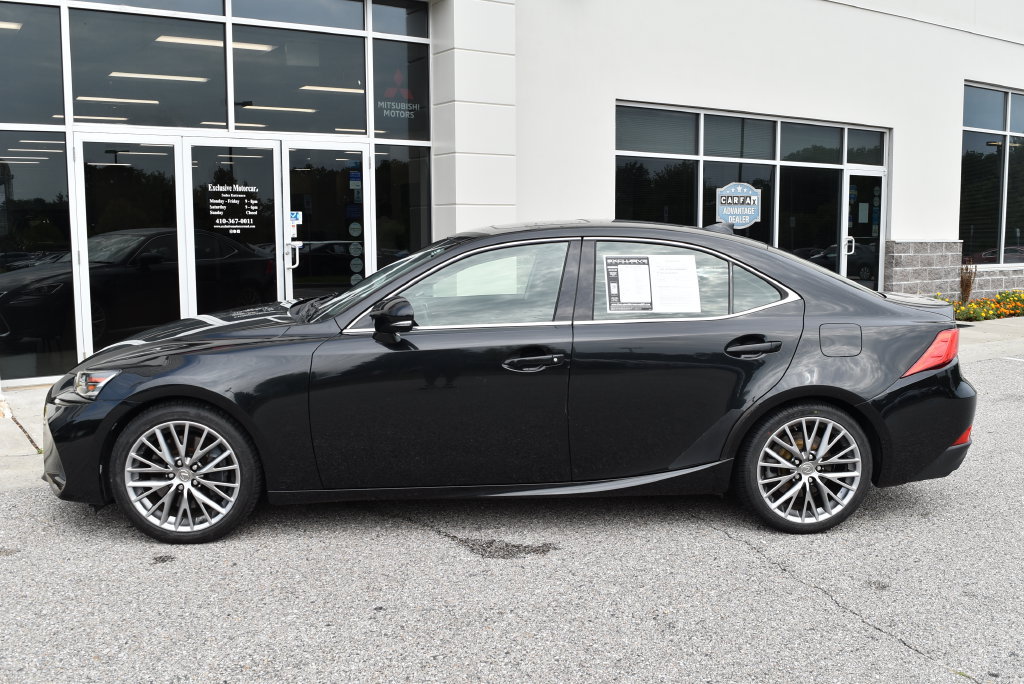 Used 2017 Lexus IS 200t RWD image 4