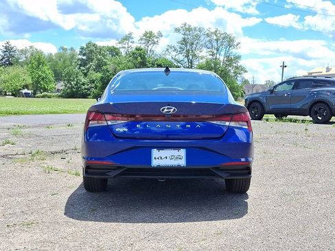 Used 2023 Hyundai Elantra SEL w/ Convenience Package FWD image 6