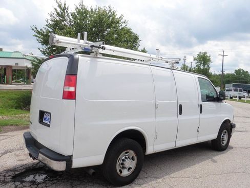 Used 2018 Chevrolet Express 2500 w/ Driver Convenience Package RWD image 7