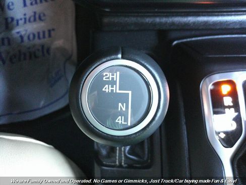 Used 2019 Jeep Wrangler Unlimited Sahara image 42