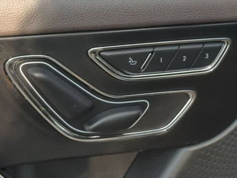Used 2023 Lincoln Corsair FWD image 17