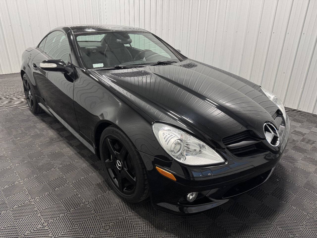Used 2005 Mercedes-Benz SLK 350 image 2