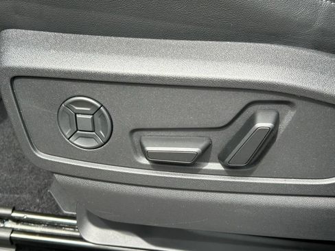 Used 2025 Audi Q5 Premium Plus w/ Premium Plus AWD/4WD image 23