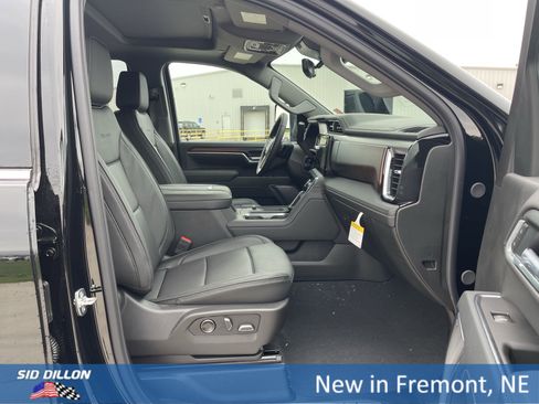 New 2025 GMC Sierra 2500 Denali w/ Denali Reserve Package image 11