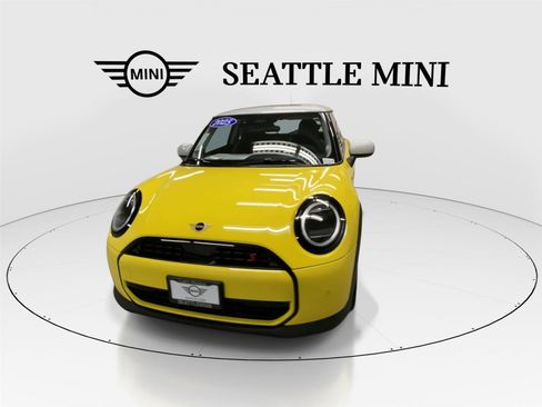 Certified 2025 MINI Cooper S image 4