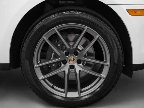 Certified 2026 Porsche Macan AWD/4WD image 15