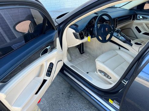 Used 2010 Porsche Panamera Turbo AWD/4WD image 16