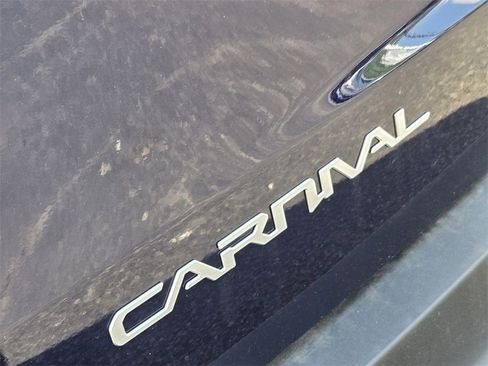 New 2026 Kia Carnival EX image 8