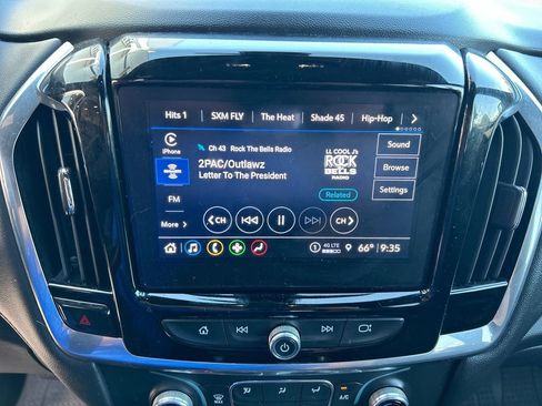 Used 2023 Chevrolet Traverse LT FWD image 18