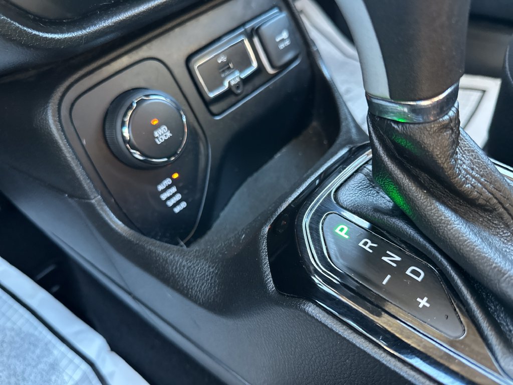 Used 2017 Jeep Renegade Altitude AWD/4WD image 33